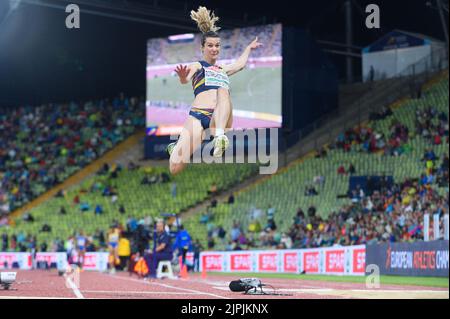 18,8.2022, München, Olympiastadion, Europameisterschaft München 2022: Leichtathletik, Alina Rotaru-Kottmann (Rumänien) beim Weitsprung-Finale der Frauen (Sven Beyrich/SPP-JP) Quelle: SPP Sport Pressefoto. /Alamy Live News Stockfoto