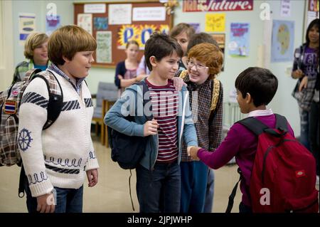 ROBERT CAPRON, ZACHARY GORDON, GRAYSON RUSSELL, KARAN BRAR, DIARY OF A WIMPY KID: RODRICK REGELN, 2011 Stockfoto