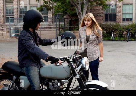 THOMAS MCDONELL, Aimee Teegarden, Abschlußball, 2011 Stockfoto