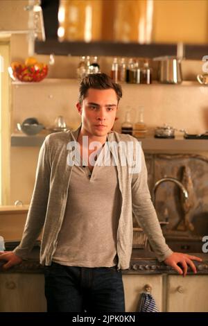 ED WESTWICK, CHALET-MÄDCHEN, 2011 Stockfoto