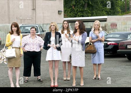 ELLIE KEMPER, MELISSA MCCARTHY, NANCY CARELL, Rose Byrne, Maya Rudolph, WENDI MCLENDON - COVEY, Brautjungfern, 2011 Stockfoto