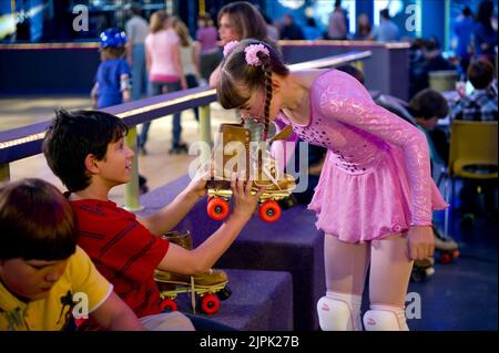 ZACHARY GORDON, LAINE MACNEIL, DIARY OF A WIMPY KID: RODRICK REGELN, 2011 Stockfoto