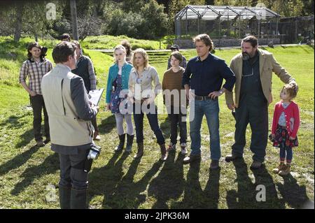 PATRICK FUGIT, Elle Fanning, SCARLETT JOHANSSON, COLIN FORD, MATT DAMON, ANGUS MACFADYEN, MAGGIE ELIZABETH JONES, kauften wir einen Zoo, 2011 Stockfoto