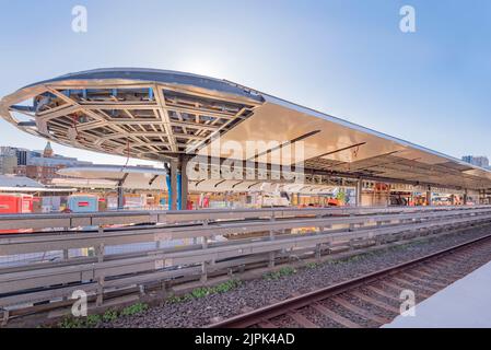 Juni 8. 2022: Die neuen Bahnsteige der Metro am Central Station in Sydney, Australien, stehen kurz vor der Fertigstellung Stockfoto