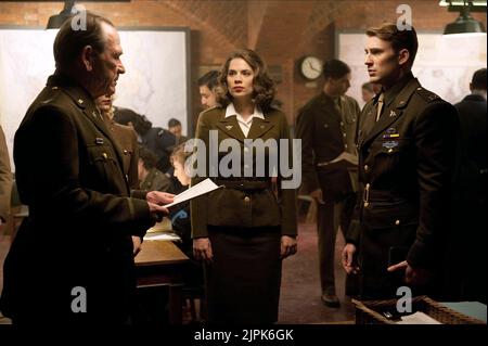 TOMMY LEE JONES, Hayley Atwell, Chris Evans, Captain America: Der erste Rächer, 2011 Stockfoto