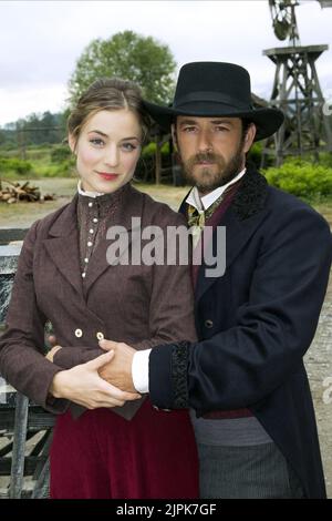 LARA GILCHRIST, LUKE PERRY, GOODNIGHT FOR JUSTICE, 2011 Stockfoto