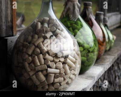 Viele Weinflasche Korken im Glas Detail Stockfoto