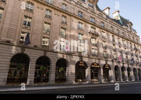 Blick auf das Ritz Hotel in London Stockfoto