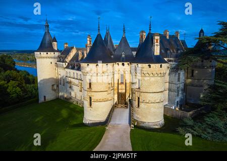 Frankreich, Indre-et-Loire (37), Loire-Tal, UNESCO-Weltkulturerbe, Chaumont-sur-Loire, Schloss Chaumont-sur-Loire (Luftaufnahme) Stockfoto