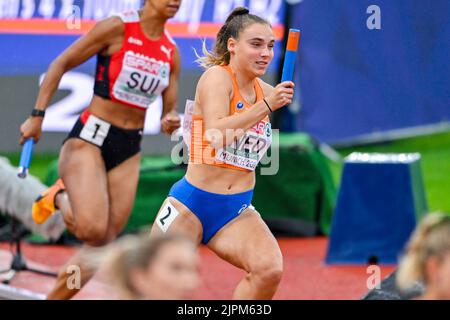 München, Deutschland. 19. August 2022. MÜNCHEN, DEUTSCHLAND - 19. AUGUST: Minke Bisschops aus den Niederlanden tritt am 19. August 2022 bei den Europameisterschaften München 2022 im Olympiastadion in München im 4x100-Meter-Rennen der Frauen an (Foto: Andy Astfalck/BSR Agency) Credit: Orange Pics BV/Alamy Live News Stockfoto