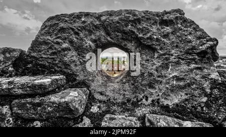 Modernes Gebäude von Craigmillar Catle - Edinburgh aus gesehen Stockfoto