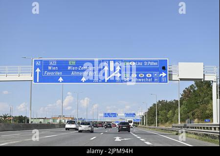 Niederösterreich, Österreich. Fahren auf der Autobahn A2 in Österreich Stockfoto