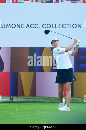 Jakarta, Indonesien. 19. August 2022. Aug 19, 2022-Jagerta, Indonesien-Shibuno Hinako von Japan Aktion in der Halle 10. während eines 2022 Simone Asia Pacific Cup Tages 2 im Pondok Indah Golf Cours in Jakarta, Indonesien. (Bild: © JJ Jung via ZUMA Press Wire) Stockfoto