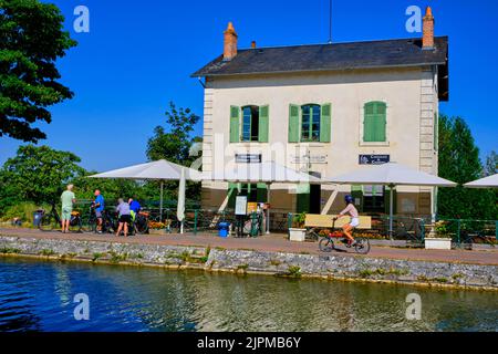 France, Loiret (45), Briare, Briare Kanalbrücke von Gustave Eiffel mit dem seitlichen Kanal zur Loire über der Loire gebaut Stockfoto