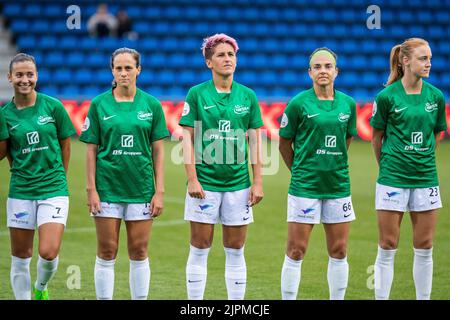 Hjorring, Dänemark. 18. August 2022. Die Spieler von Fortuna Hjorring sind beim UEFA Women's Champions League Qualifikationsspiel zwischen Fortuna Hjorring und Eintracht Frankfurt im Hjorring Stadion in Hjorring vertreten. (Foto: Gonzales Photo/Alamy Live News Stockfoto