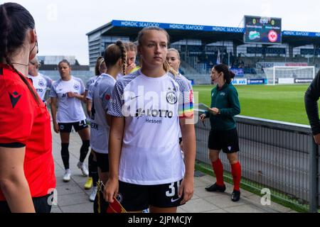 Hjorring, Dänemark. 18. August 2022. Tanja Pawollek (31) von Eintracht Frankfurt vor dem Qualifikationsspiel der UEFA Women's Champions League zwischen Fortuna Hjorring und Eintracht Frankfurt im Hjorring Stadion in Hjorring. (Foto: Gonzales Photo/Alamy Live News Stockfoto