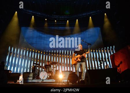 West Palm Beach, FL, USA. 18. August 2022. Jack Johnson tritt während der Meet the Moonlight 2022 Tour im iTHINK Financial Amphitheatre am 18. August 2022 in West Palm Beach Florida auf. Kredit: Mpi04/Media Punch/Alamy Live Nachrichten Stockfoto