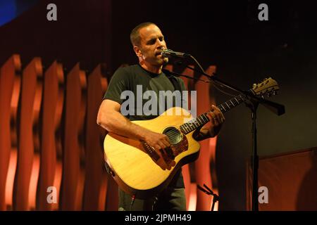 West Palm Beach, FL, USA. 18. August 2022. Jack Johnson tritt während der Meet the Moonlight 2022 Tour im iTHINK Financial Amphitheatre am 18. August 2022 in West Palm Beach Florida auf. Kredit: Mpi04/Media Punch/Alamy Live Nachrichten Stockfoto