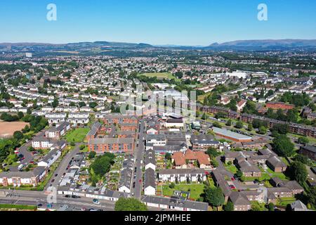 Luftdrohnenaufnahme von Nordwesten von Glasgow von Anniesland Stockfoto