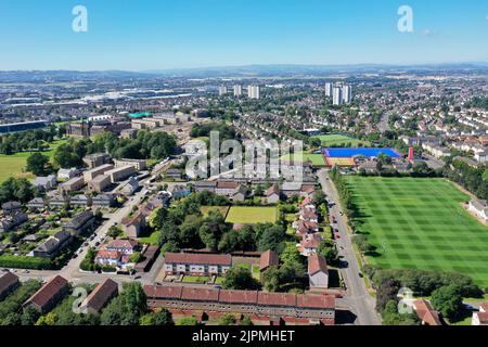 Luftdrohnenaufnahme von Nordwesten von Glasgow von Anniesland Stockfoto