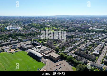 Luftdrohnenaufnahme von Nordwesten von Glasgow von Anniesland Stockfoto