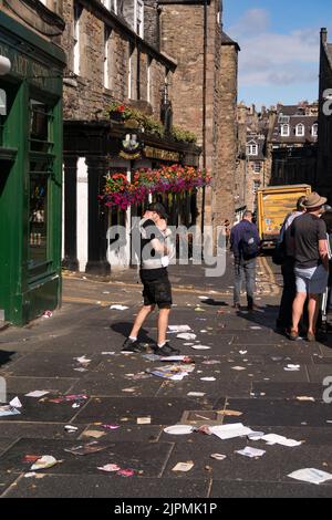 Edinburgh, Schottland, Großbritannien. 19. August 2022. Arbeiter In Edinburgh Schlagen. Ein Blick auf das Stadtzentrum von Edinburgh, wo sich nach dem Streik der Arbeiter der Müll anhäufte Credit: Lorenzo Dalberto/Alamy Live News Stockfoto