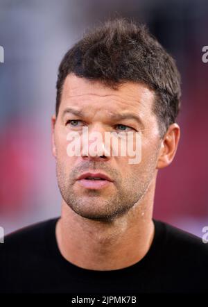 Michael Ballack FC Bayern MŸnchen - VfL Wolfsburg Fussball 1 . Bundesliga Saison 2022 / 2023 © diebilderwelt / Alamy Stock Stockfoto