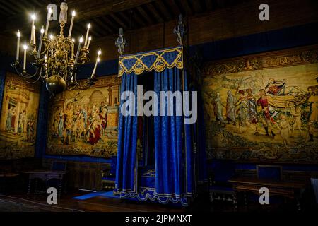 Frankreich, Loiret (45), Loire-Tal, das von der UNESCO zum Weltkulturerbe erklärt wurde, Sully-sur-Loire, Schloss Sully-sur-Loire, 14.-18. Jahrhunderte, Schlafzimmer des Königs Stockfoto