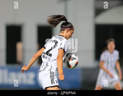 Vinovo, Italien. 18. August 2022. -je22- während des Fußballspiels Juventus Women and Racing FC Union der ersten Qualifikationsrunde der UEFA Womenâ&#x80;&#X99;s Champions League am 18. August 2022 auf dem Juventus Training Ground, Turin, Italien. Foto Nderim Kaceli Kredit: Unabhängige Fotoagentur/Alamy Live Nachrichten Stockfoto