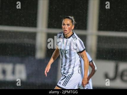 Vinovo, Italien. 18. August 2022. Gunnarsdottir von Juventus Women während des Fußballspiels Juventus Women and Racing FC Union der ersten Qualifikationsrunde der UEFA Womenâ&#x80;&#X99;s Champions League am 18. August 2022 auf dem Juventus Training Ground, Turin, Italien. Foto Nderim Kaceli Kredit: Unabhängige Fotoagentur/Alamy Live Nachrichten Stockfoto