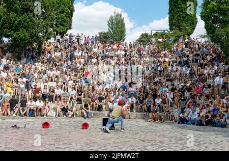 Kleinkünstler am Rondell im Mauerpark Berlin, Zuschauer, Amphihoater, Bühne, Prenzlauer Berg, Pankow, Berlin , Stockfoto