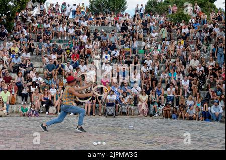 Kleinkünstler am Rondell im Mauerpark Berlin, Zuschauer, Amphihoater, Bühne, Prenzlauer Berg, Pankow, Berlin , Stockfoto