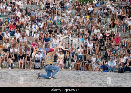Kleinkünstler am Rondell im Mauerpark Berlin, Zuschauer, Amphihoater, Bühne, Prenzlauer Berg, Pankow, Berlin , Stockfoto
