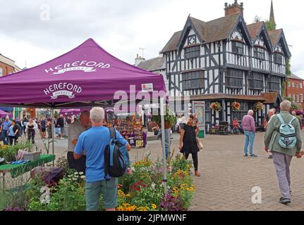 Hereford Marketplace und Markt in Hightown, an einem geschäftigen Samstag Stockfoto