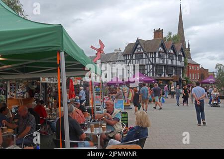 Hereford Marketplace und Markt in Hightown, an einem geschäftigen Samstag Stockfoto