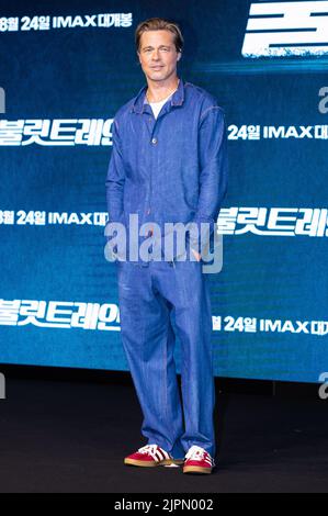 19 Aug 2022 - Seoul, Südkorea : Darsteller Brad Pitt posiert während einer Pressekonferenz, um für den Film 'Bullet Train' am 19. August 2022 in Seoul, Südkorea, zu werben. Der Film wird am 24. August in Südkorea erscheinen. (Foto von Lee Young-ho/Sipa USA) Stockfoto