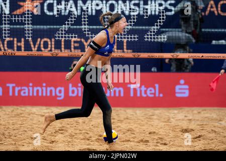 München, Deutschland. 19. August 2022. München, Deutschland, August 19. 2022: Katja Stam (1 Niederlande) während des Beach-Volleyball-Viertelfinalspiels zwischen der Schweiz und den Niederlanden auf dem Königsplatz bei den Münchner Europameisterschaften 2022 in München (Liam Asman/SPP) Quelle: SPP Sport Pressefoto. /Alamy Live News Stockfoto