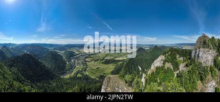 Luftaufnahme des Trzy Korony Berges in Pieniny, Polen Stockfoto