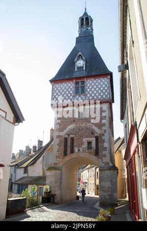 Frankreich, Yonne, Puisaye, Saint Fargeau, Tour de l'Horloge, Glockenturm oder Glockenturm // Frankreich, Yonne (89), Puisaye, Saint-Fargeau, la Tour de l'Horlog Stockfoto