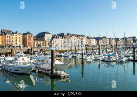 Frankreich, seine-Maritime, Cote d'Albatre, Pays de Caux, Dieppe, Die Marina // Frankreich, seine-Maritime (76), Côte d'Albatre, Pays de Caux, Dieppe, le Port Stockfoto