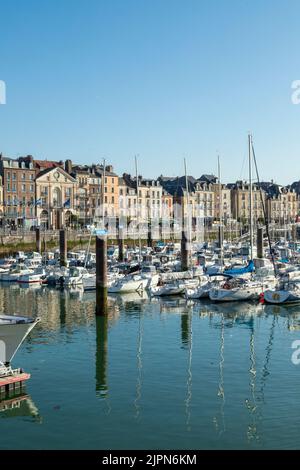 Frankreich, seine-Maritime, Cote d'Albatre, Pays de Caux, Dieppe, Die Marina // Frankreich, seine-Maritime (76), Côte d'Albatre, Pays de Caux, Dieppe, le Port Stockfoto