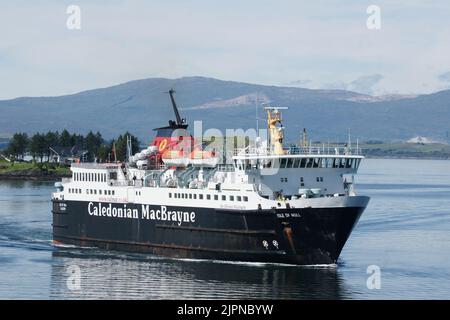 Caledonian MacBrayne Inter-Island Fähre Isle of Mull in den Hafen in Oban, Argyll und Bute. Stockfoto