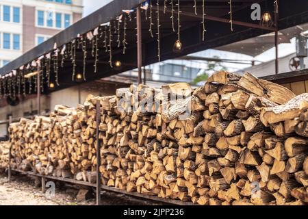 Ein Stapel Brennholz in Houston, Texas. Stockfoto