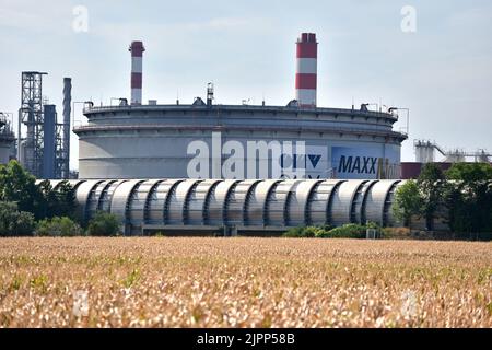 Raffinerie der OMV in Schwechat, Niederösterreich - OMV Raffinerie in Schwechat, Niederösterreich Stockfoto