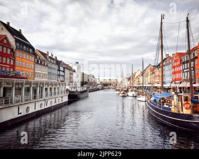 Die farbenfrohen Gebäude in Nyhavn, Kopenhagen Stockfoto