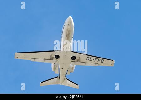 Saint Gallen, Altenrhein, Schweiz, 18. April 2022 Cessna 510 Citation der Geschäftsjet Mustang nimmt von der Start- und Landebahn 28 ab Stockfoto