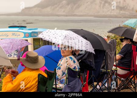 Eastbourne, Großbritannien. 19. August 2022. Nach 2 Jahren Abwesenheit kehrt die größte kostenlose Airshow in Großbritannien in diese beliebte Küstenstadt zurück. Die weltberühmten Roten Pfeile und der Gedenkflug zur Schlacht von Großbritannien nehmen während der viertägigen Veranstaltung Teil Stockfoto