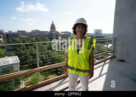 Der Bau eines neunstöckigen Bürogebäudes in der Nähe des Texas Capitol, da der Bauboom in der texanischen Hauptstadt fortgesetzt wird. In Austin befinden sich mindestens zwei Dutzend Gebäude im Bau, weitere befinden sich auf dem Reißbrett. Stockfoto