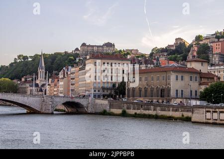 Die Bonaparte-Brücke über die Saone in Lyon, Frankreich Stockfoto