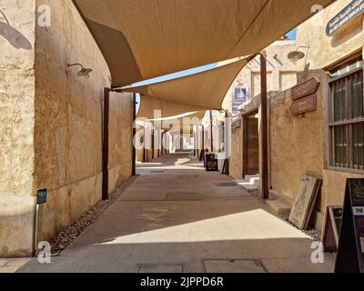 DOHA, KATAR - 11. NOV 2021: Al Wakra Souq ist der zweite traditionelle Marktplatz in Doha, Katar, im Nahen Osten. Stockfoto